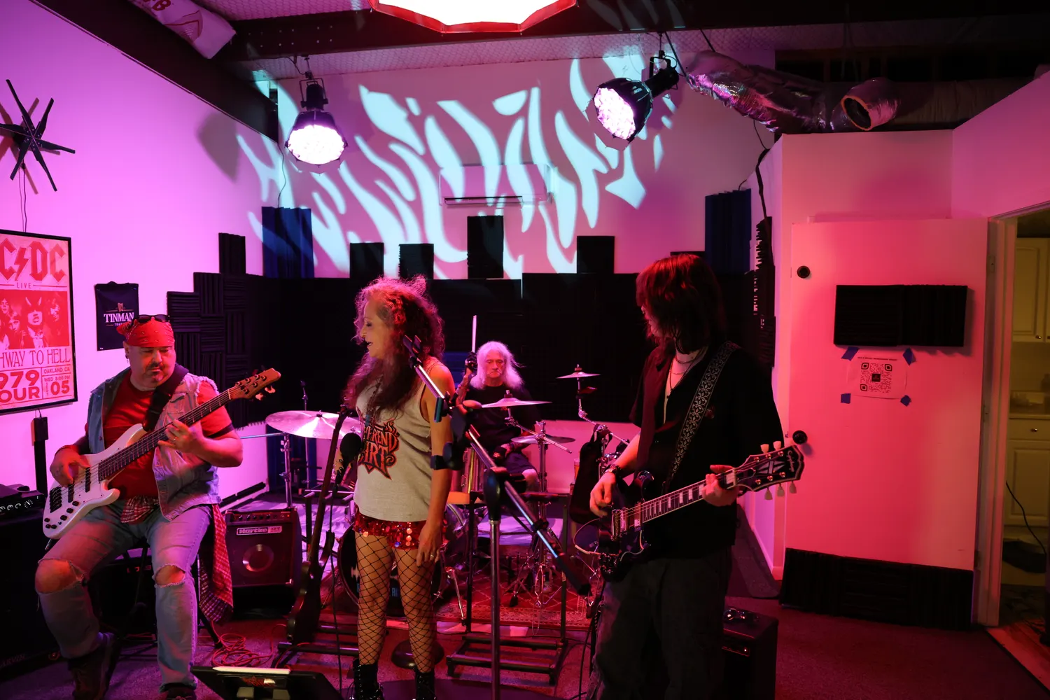 Reverend Dirt live — 5