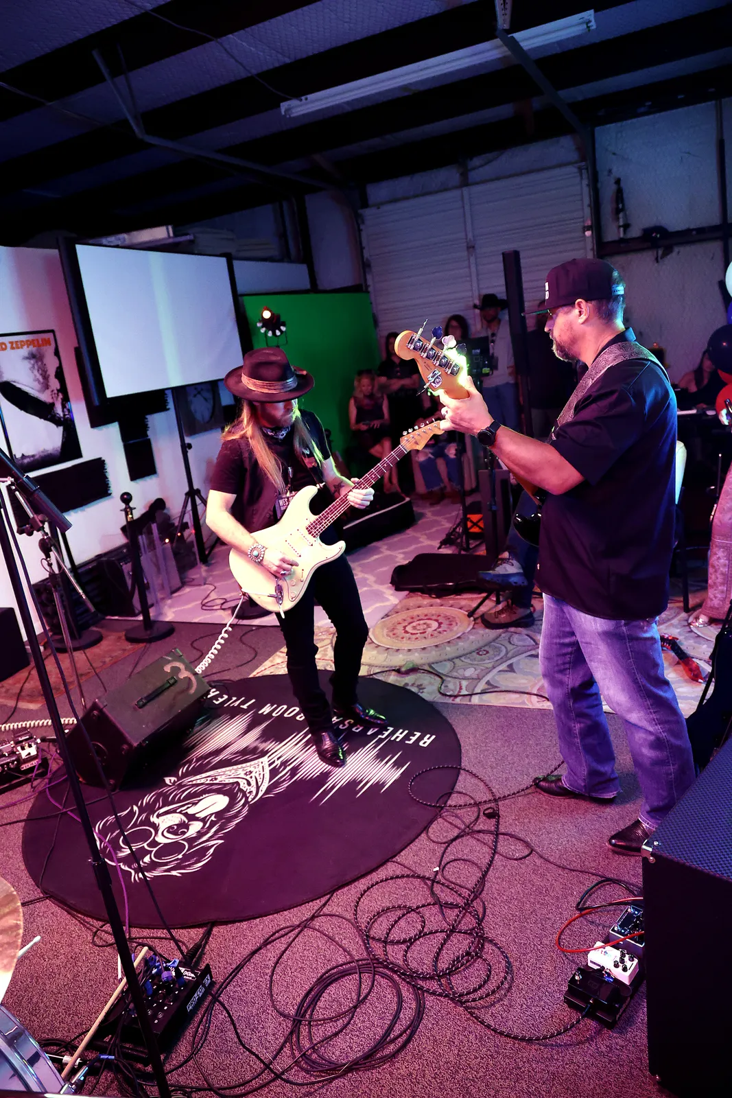 Wes Jeans live — 2