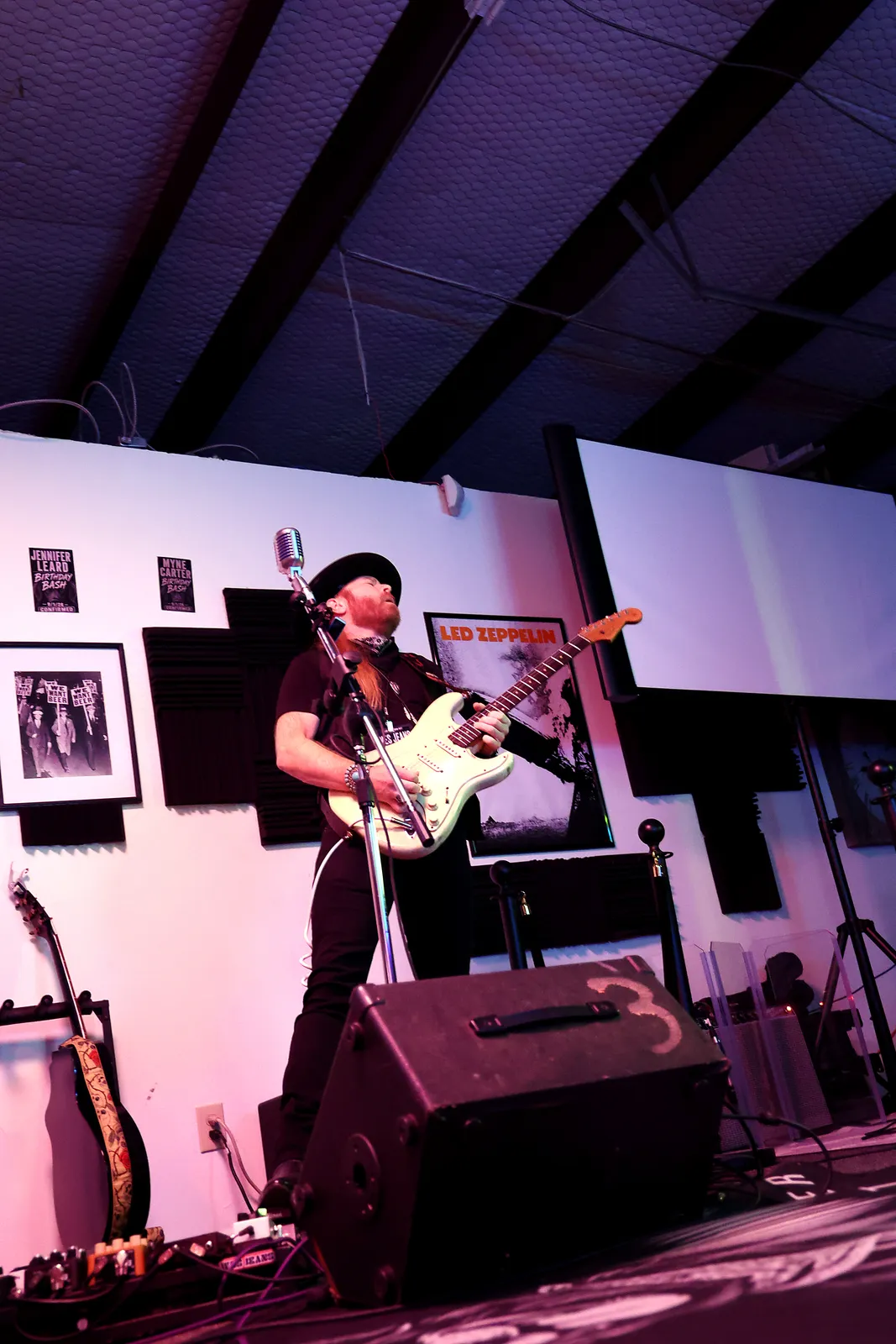 Wes Jeans live — 1